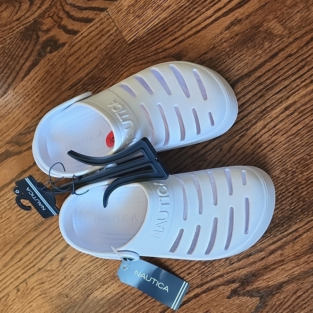 NWT white nautica  beach/garden/croc style shoe